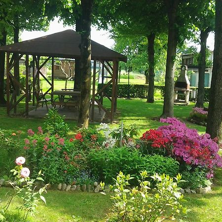 B&B Le Camelie Bareggio Exteriör bild