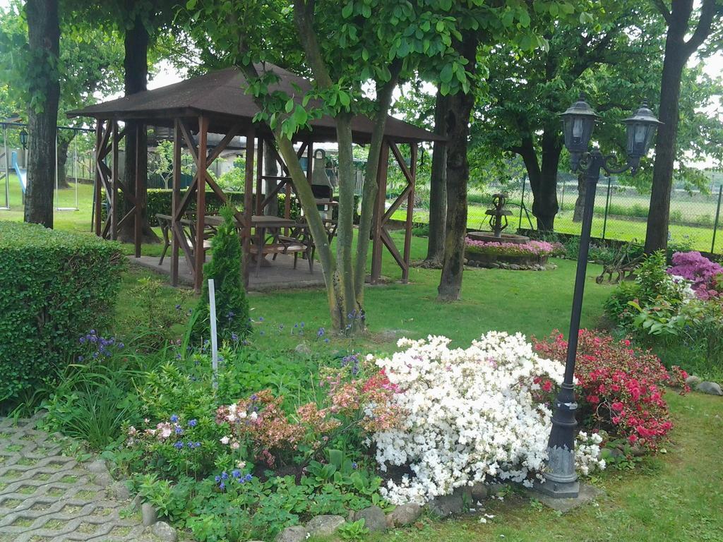 B&B Le Camelie Bareggio Exteriör bild