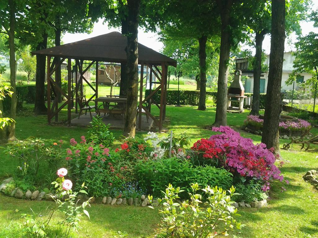 B&B Le Camelie Bareggio Exteriör bild