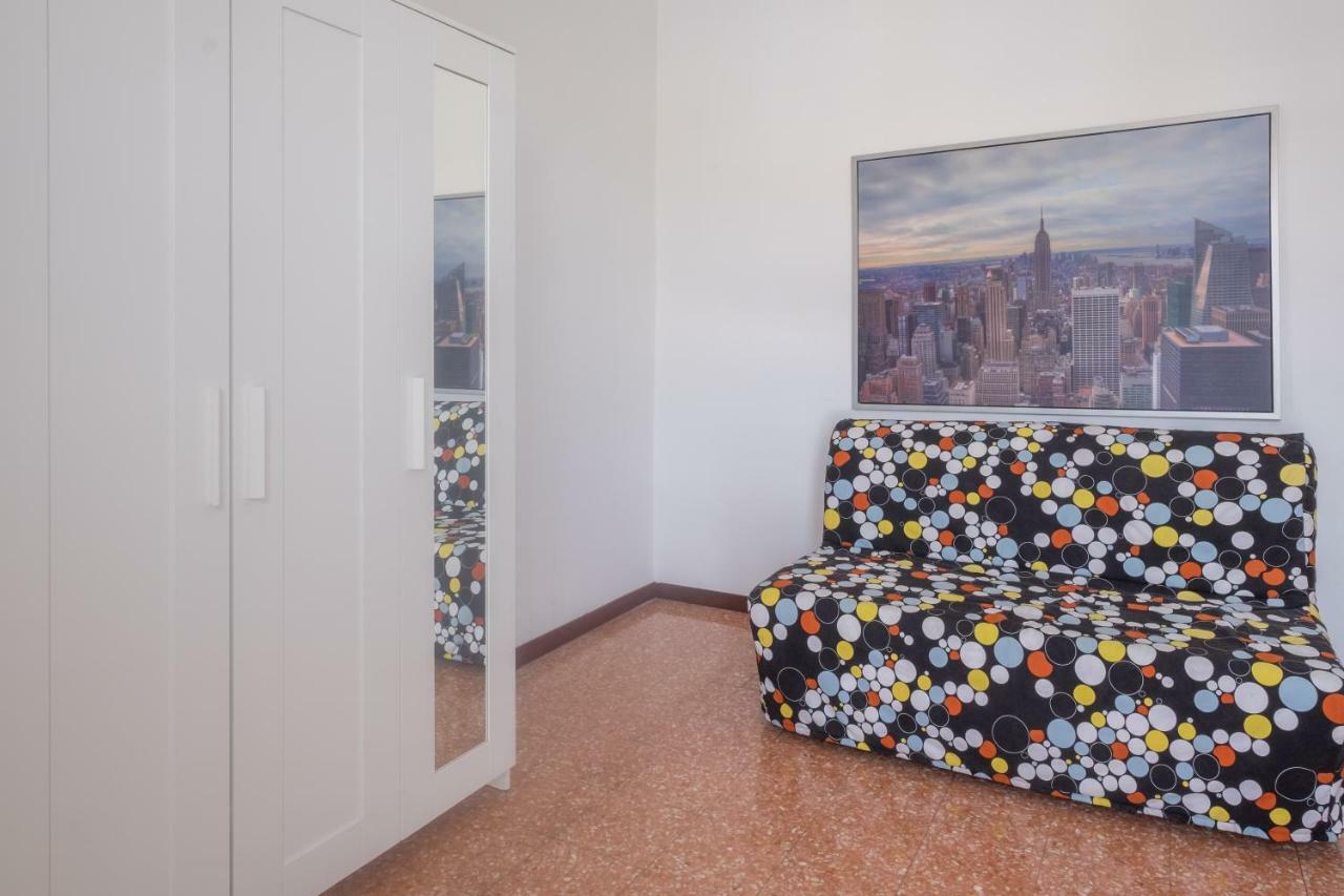 B&B Le Camelie Bareggio Exteriör bild